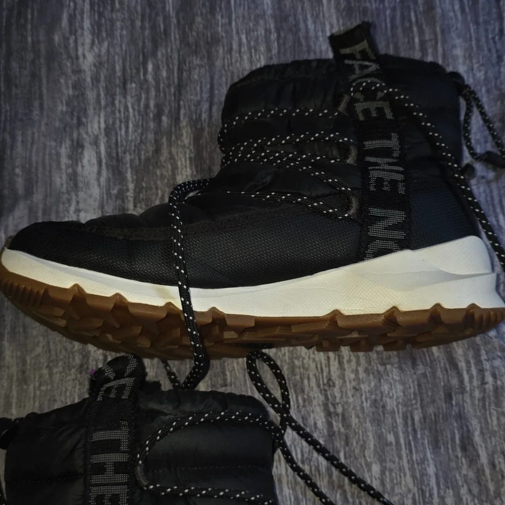 The North Face Thermoball Lace Up Black White Winter Boots NF0A4AZG Womens 8